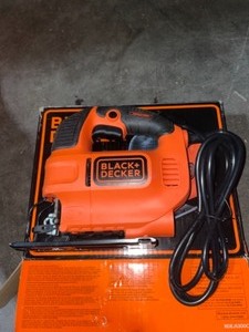 lot 34 image: BLACKDECKER 4.5 AMP JIG SAW. SEE PICTURES