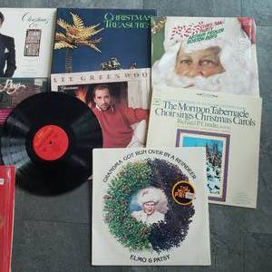 lot 120 image: Christmas Classics Record Group