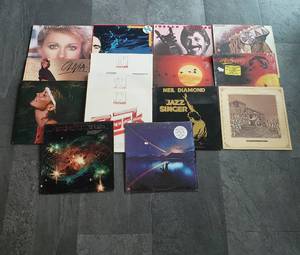 lot 122 image: Singer Songwriter Vinyl Group