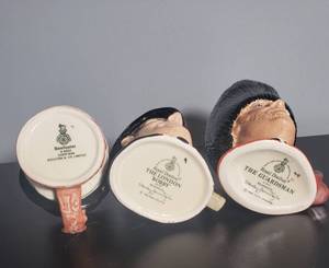lot 106 image: Royal Doulton Royal Guard Theme