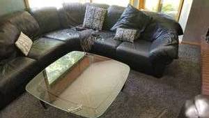 lot 76 image: Italian Black Leather Sectional   6 Cushions