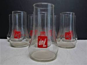 lot 104 image: Set of 6 7Up The UnCola Soda Glasses