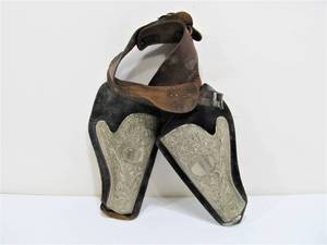 lot 187 image: Vintage GENE AUTRY Leather & Metal Western Holster Gun Belt