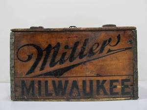 lot 135 image: Early MILLER Milwaukee Wooden Beer Bottle Crate