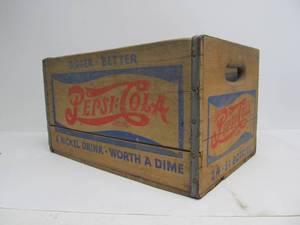 lot 162 image: Vintage 1940 PEPSI-COLA Wooden Soda Crate