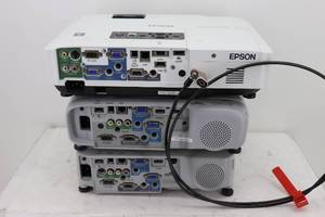 lot 54 image: (3) Epson Projectors