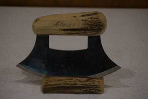 lot 176 image: Bone knife