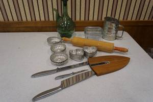 lot 178 image: Various kitchen misc.
