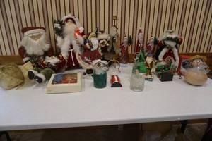 lot 187 image: Santa collection