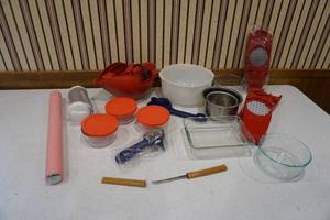 lot 194 image: Kitchen misc.