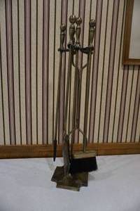 lot 207 image: Fireplace tool set