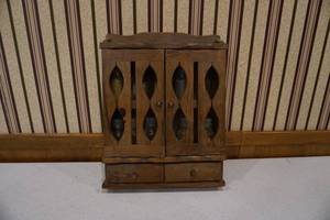 lot 211 image: spice rack