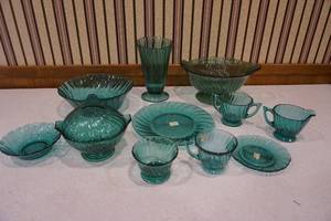 lot 214 image: glassware