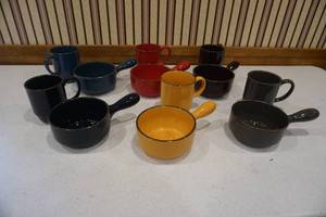 lot 220 image: soup bowlscups