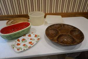 lot 227 image: Kitchen items