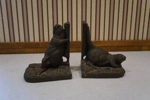 lot 232 image: Bookends