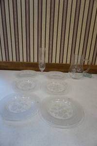 lot 236 image: Vase, pitcher, salad plates