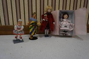 lot 241 image: Dolls