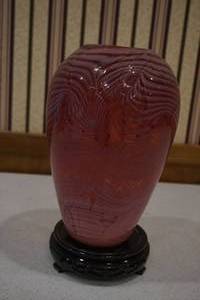 lot 254 image: glass vase