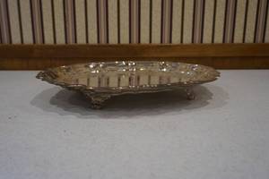 lot 261 image: serving trays