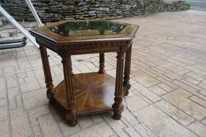lot 291 image: End table