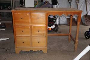 lot 301 image: maple desk