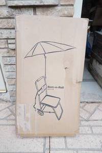 lot 307 image: Beach chiar, umbrella