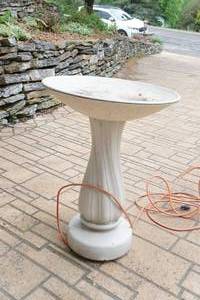 lot 318 image: Bird bath