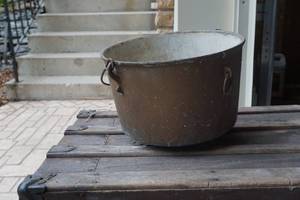 lot 326 image: Vintage children cast iron