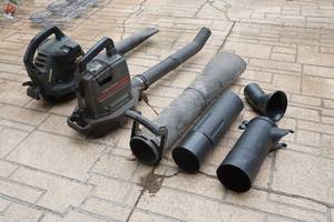 lot 328 image: Leaf blower
