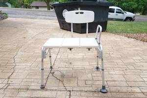 lot 334 image: Shower chair
