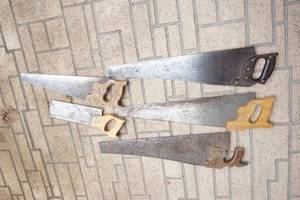 lot 342 image: Handsaws