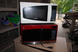 lot 345 image: Microwaves
