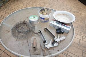 lot 381 image: Caulking, plates, bowl, fish basket