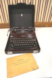 lot 385 image: Vintage typewriter