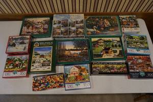 lot 7 image: Puzzles