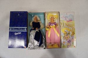 lot 16 image: Barbies