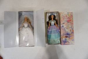 lot 17 image: Barbies