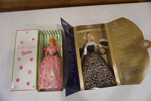 lot 22 image: Barbies