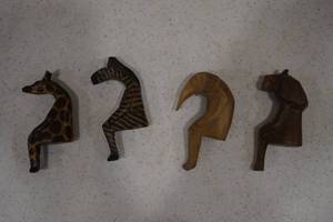 lot 44 image: African animal carvings