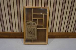 lot 63 image: Memory box