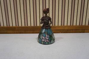 lot 66 image: Musical lady