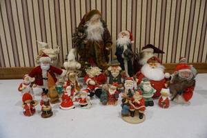 lot 77 image: Xmas collection