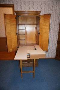 lot 78 image: Sewing cabinet