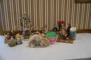 lot 100 image: Easter collection