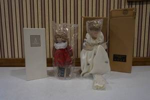 lot 123 image: Avon dolls