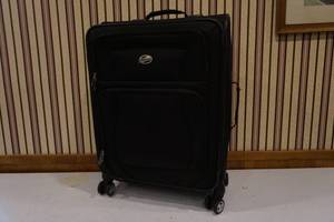 lot 138 image: Suit case