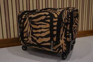 lot 140 image: Travel bag