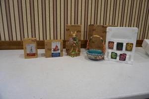 lot 142 image: Jim Shore figures