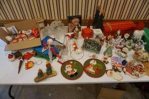 lot 160 image: Xmas misc.